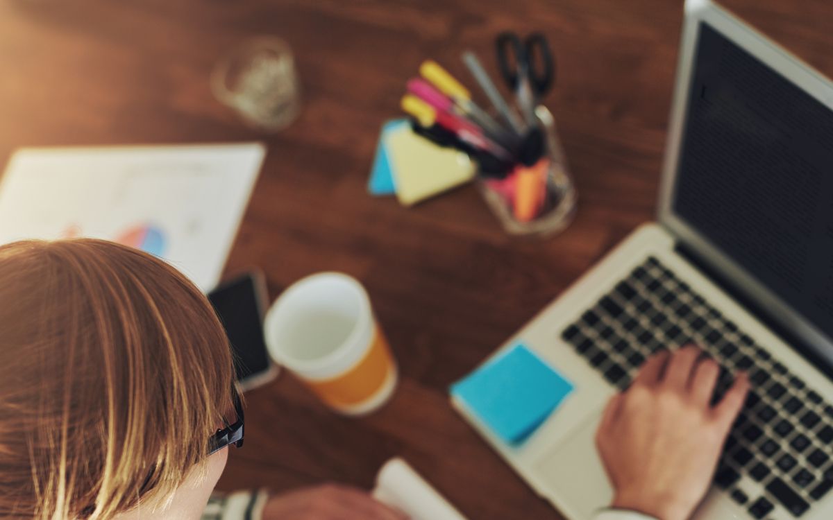 Qué es una mentoría para emprendedoras y cuándo la necesitas
